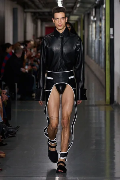 Look 40